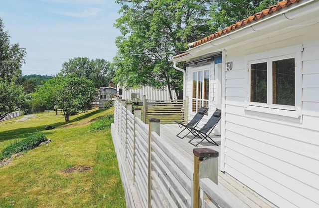 6 person holiday home in Höviksnäs