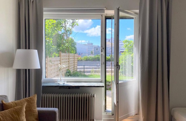 Beautiful flat with privateterrace close to Globen