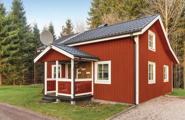 Beautiful home in Väse with kitchen
