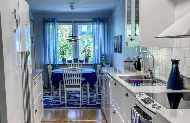 Bright cottage in two floors, located only 500 m from lake Vänern.