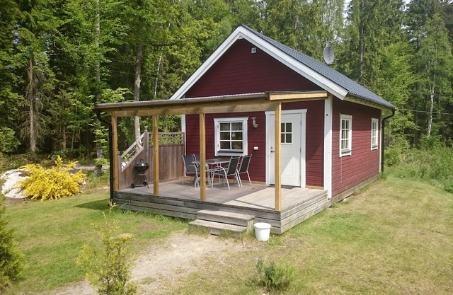 Cottage by the lake Örsjön with free Wi-Fi and its own private rowing boat
