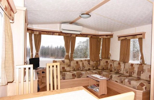 Very lavishly equipped caravan with plenty of space.