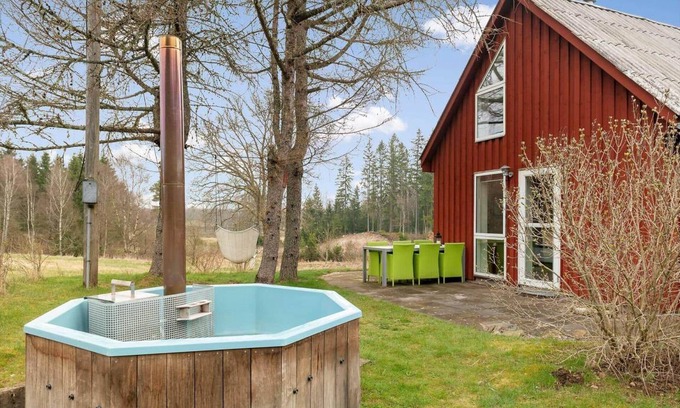 Roke House | 105 m² House ∙ 3 bedrooms ∙ 7 guests