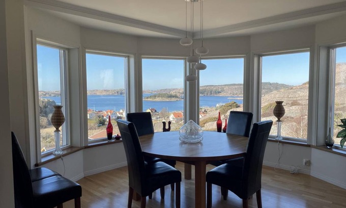 Fjallbacka Villa | 140 m² Villa ∙ 3 bedrooms ∙ 6 guests