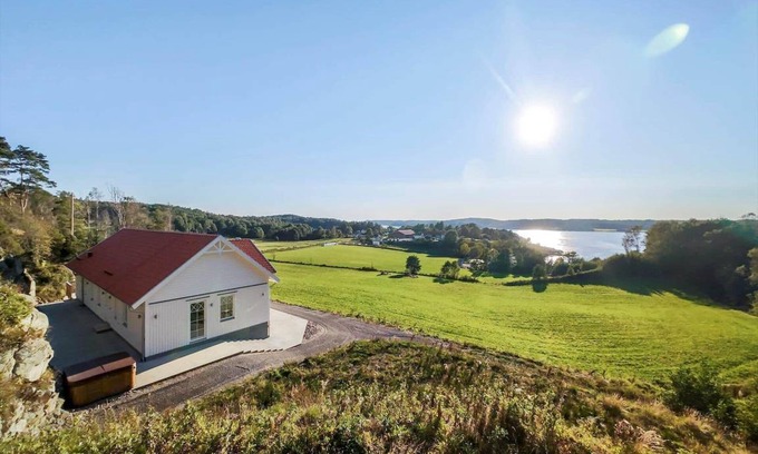 Uddevalla Municipality House | 170 m² House ∙ 4 bedrooms ∙ 8 guests