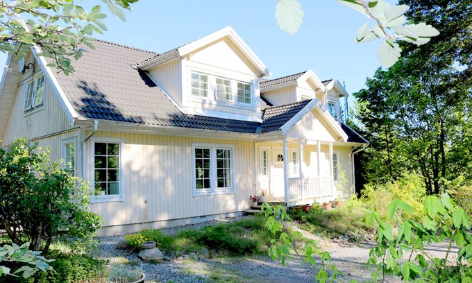 Stenhamra House | 185 m² House ∙ 4 bedrooms ∙ 14 guests