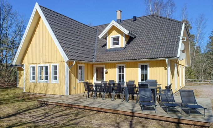Kopingsvik House | 270 m² House ∙ 7 bedrooms ∙ 14 guests