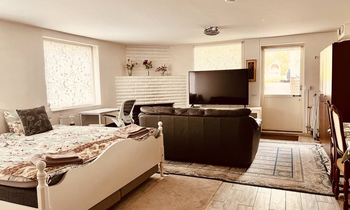 Sollentuna Apartment | 30 m² Apartment ∙ 1 bedroom ∙ 2 guests