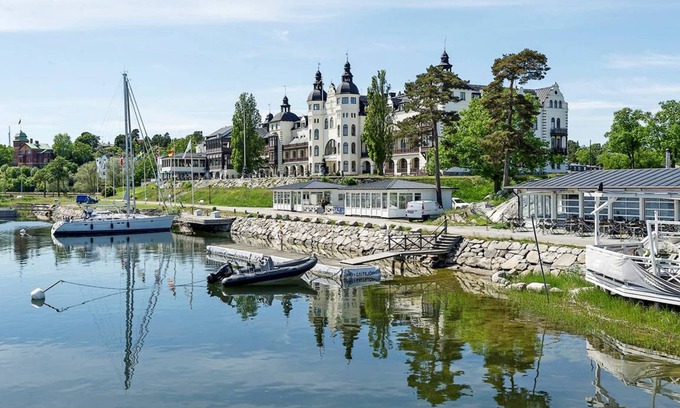 Nacka Municipality House | 300 m² House ∙ 6 bedrooms ∙ 6 guests