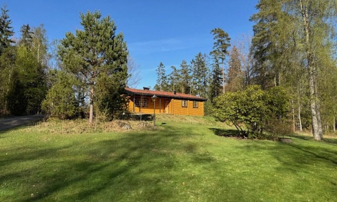 Lidhult Ski Chalet | Beautiful holiday cabin between Lake Bolmen and Unnen with private boat