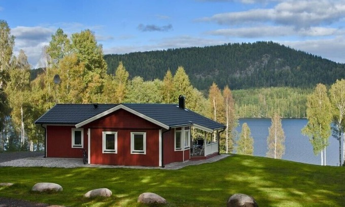 Sunne Municipality House | Comfortable holiday home in exclusive location, only 150 m to an own beach