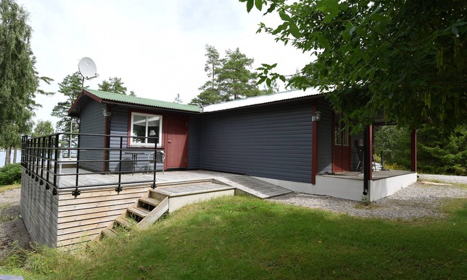 Mellerud O House | Cottage with a nice view of Lake Vänern outside Mellerud | SE17009