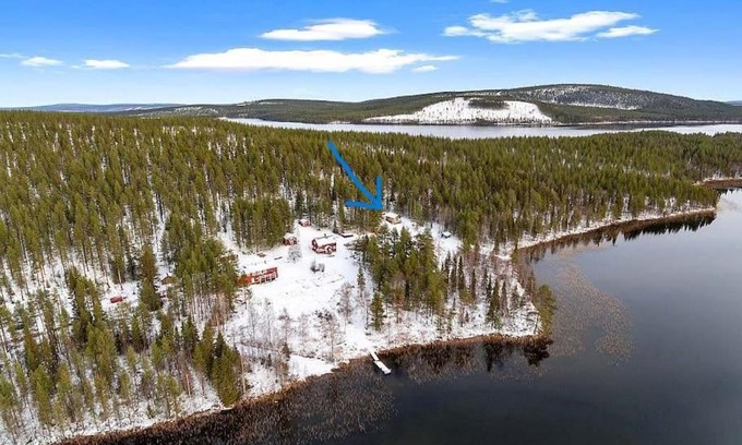 Vuollerim Ski Chalet | Lakeside wilderness cabin