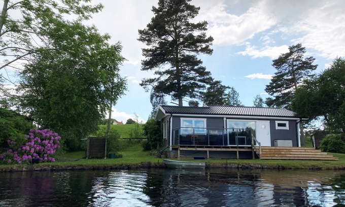 Bankeryd Ski Chalet | Lovely cottage in Bankeryd with a panoramic view of the lake | SE07027