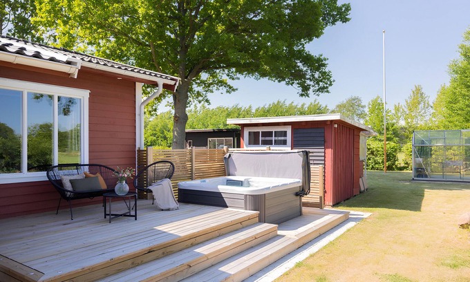 Kalmar Municipality Ski Chalet | Renovated cottage with SPA located 200 m from the sea | SE05039