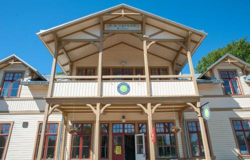 Ronneby Hostel | Ronneby Brunnspark Vandrarhem och B&B