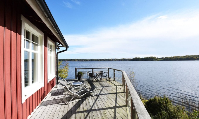 Åmål House | Unique house in Köpmannebro with fantastic lake plot | SE17008