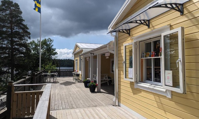 Sjuntorp Hostel | Vårhaga Vandrarhem