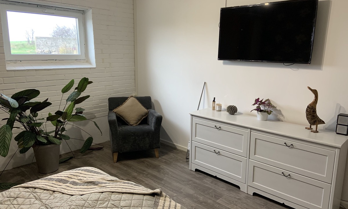 Loderup Bed & Breakfast | Alingsgård B&B - Spabad, bastu, gym, behandlingar & padelbana