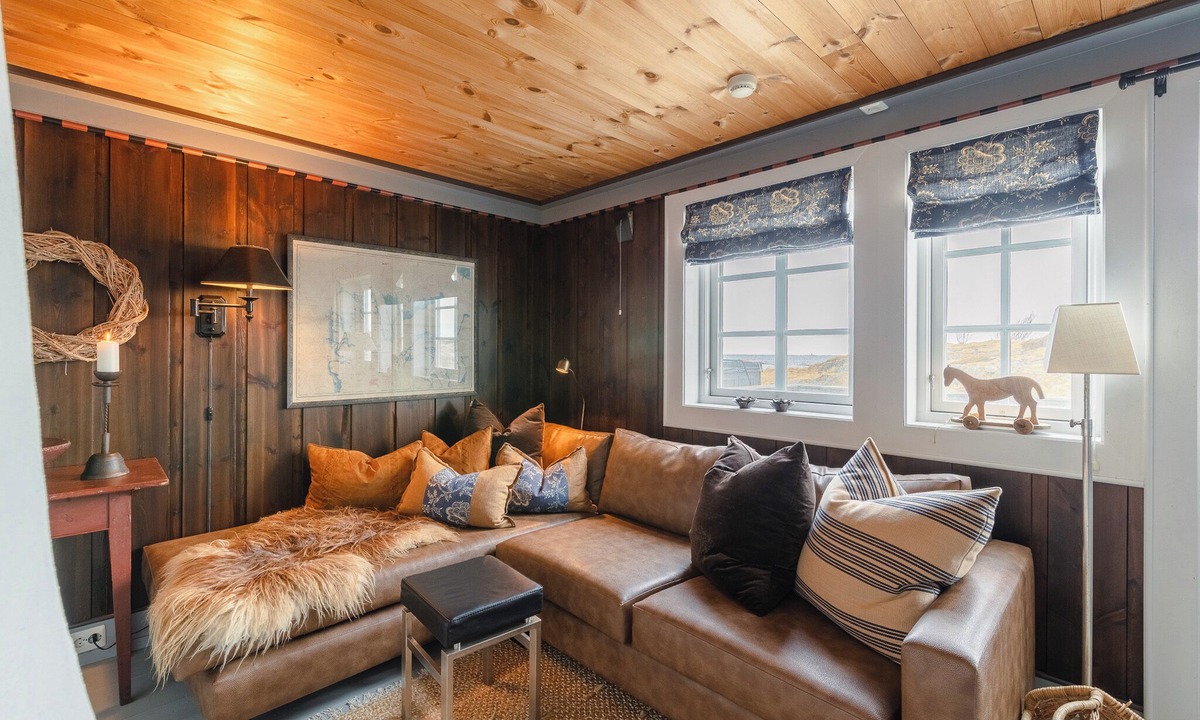 Averoy Municipality House | Korsholmen - by Classic Norway Hotels