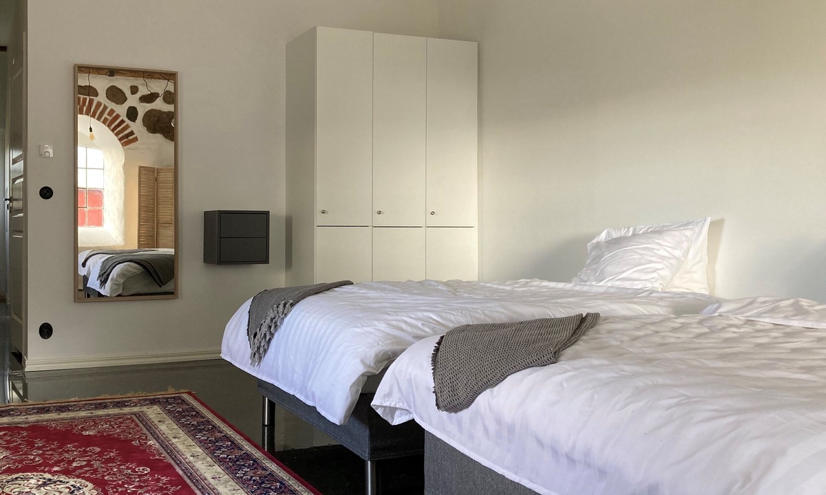 Flyinge Apartment | Roslövs gård B&B