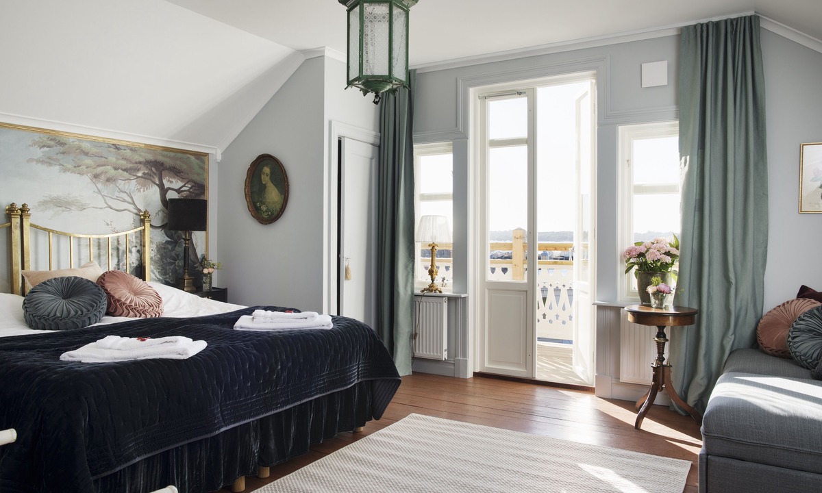 Lysekil Hotel | Strandflickornas Annex Gula Villan