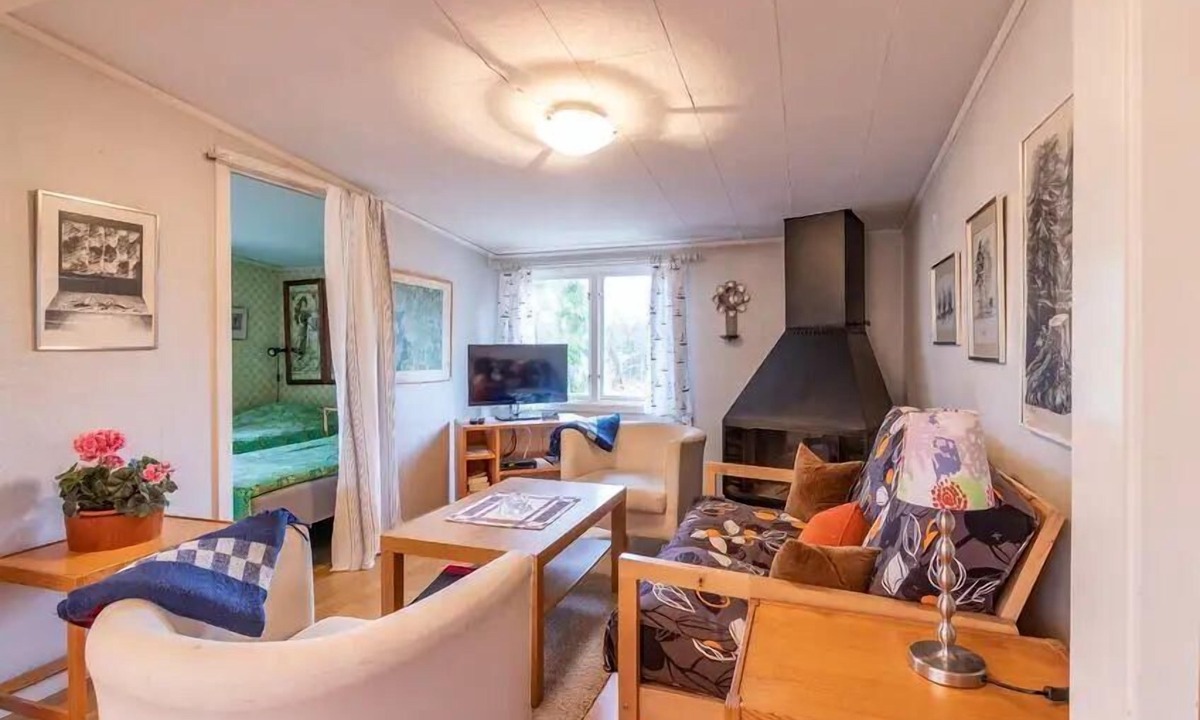 Hallaryd House | Cottage with hot tub