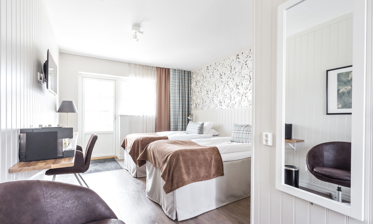 Stora Mellosa Hotel | Katrinelund Gästgiveri & Sjökrog