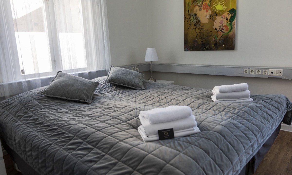 Norra Skara Bed & Breakfast | Järnvägshotellet Skara City Stay