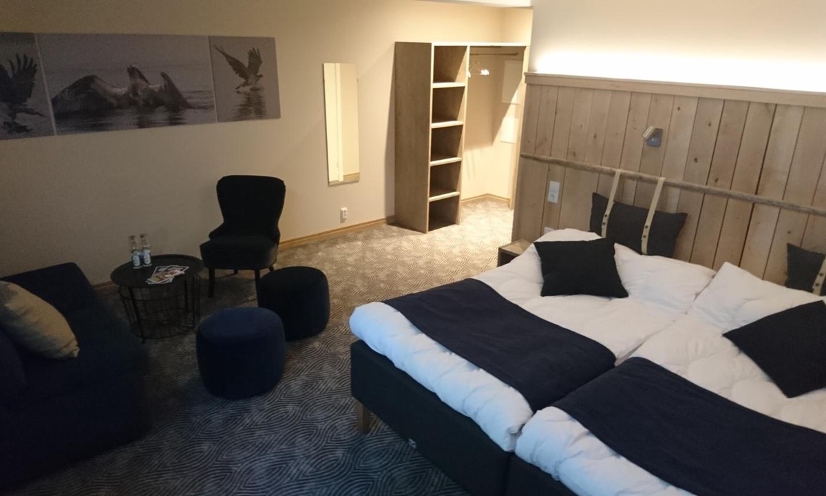 Unnaryd Hotel | Tiraholms hotell