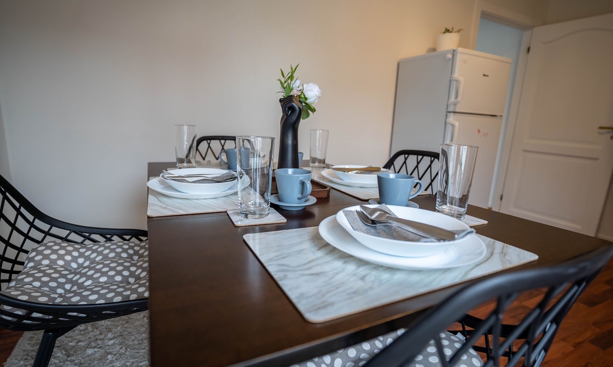 Stavanger Apartment | In Heart of Stavanger BnB with Billiard & Sauna
