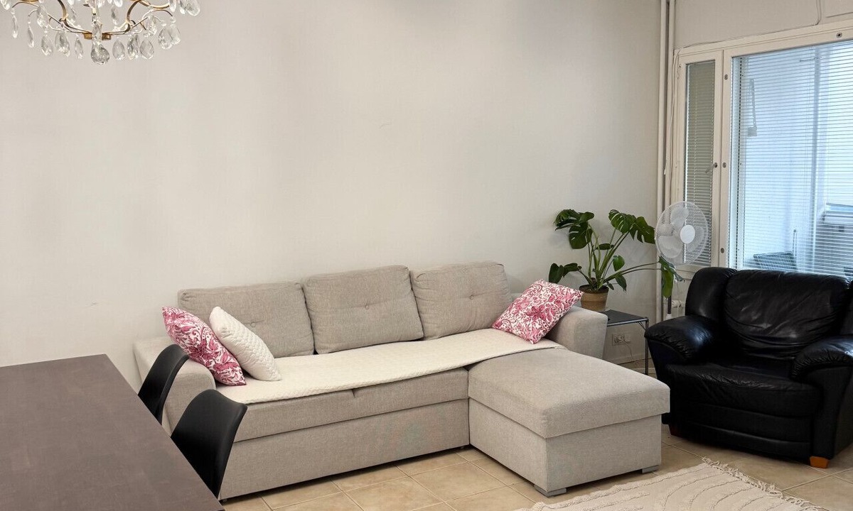 Koillinen District Condo | #PIHLAJISTO · Spacious 4-bedroom condo with patio, free parking
