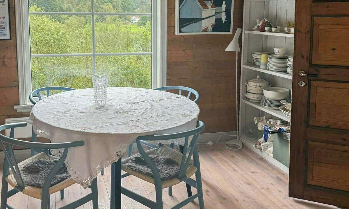 Tysvaer House | Traditional fjord cabin in Skjoldastraumen