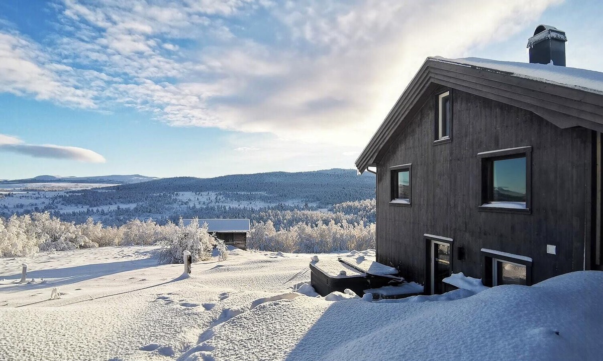 Al Municipality House | Simple cabin life in this nature cabin