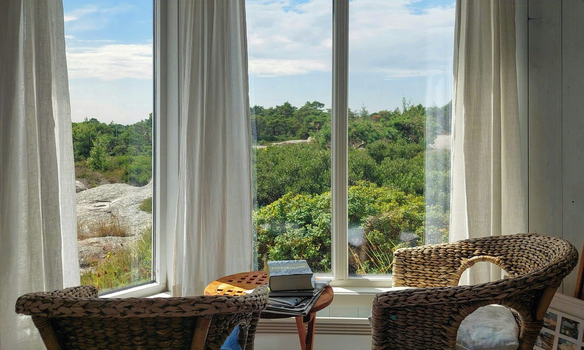 Hvaler House | Holiday home overlooking fishing harbour in Hvaler