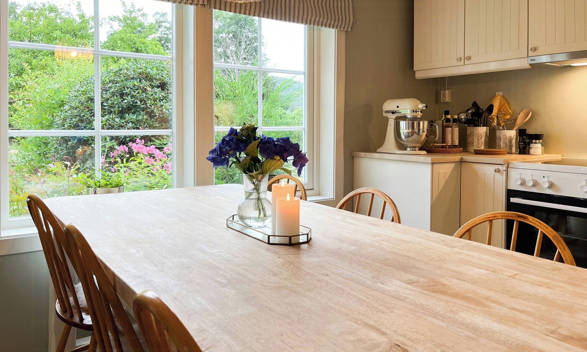 Lindas House | Cozy farmhouse near Bergen – with a hot tub