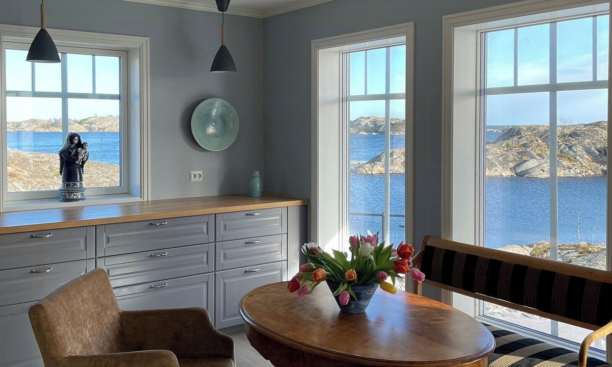Tvedestrand House | Modern beach house on car-free Vestre Sandøya