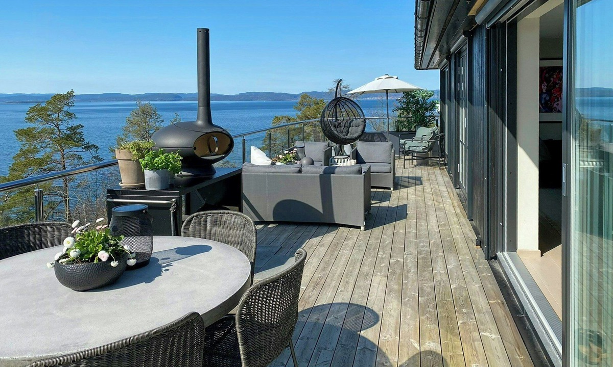 Moss House | House with gym and sea path on Jeløya