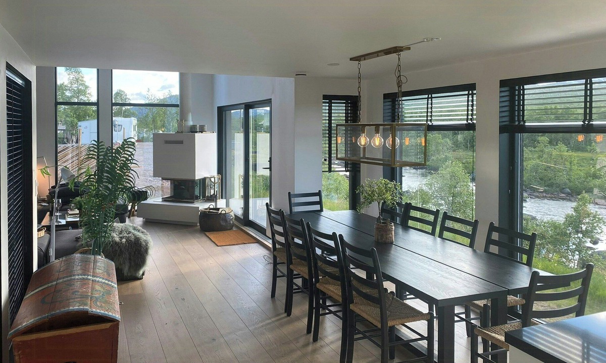 Hovden House | Cozy architect-designed cabin with river view