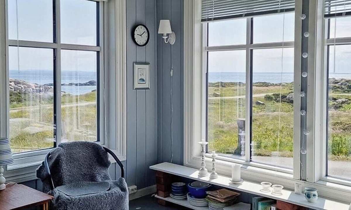 Utsira House | Simple cabin with sea views on Utsira island