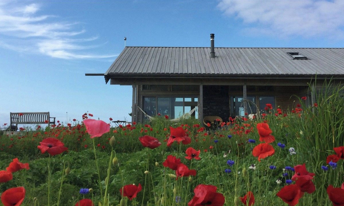 Bjugn House | Cottage with sunny terraces and sea views