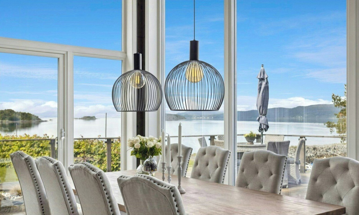Indre Fosen House | Luxurious seaside cabin in scenic Råkvåg