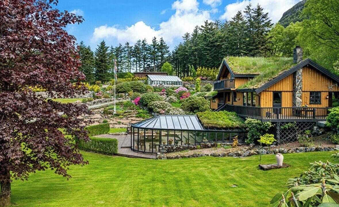 Gjesdal House | Cottage with rhododendron garden near Ålgård