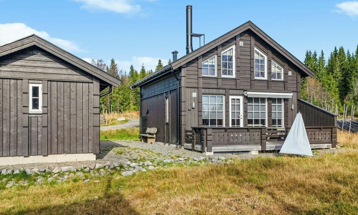 Ringsaker House | Idyllic Sjusjøen – mountain hikes and nature