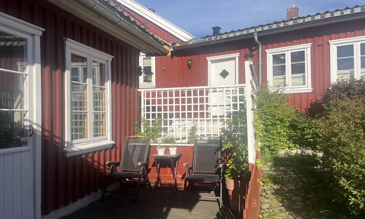 Larvik House | 8 person holiday home in LARVIG