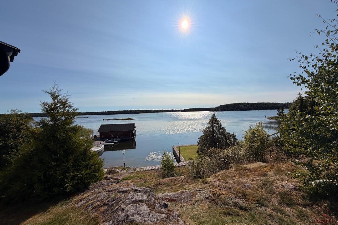 Spiken House | Sjönära boende i Vänerns skärgård