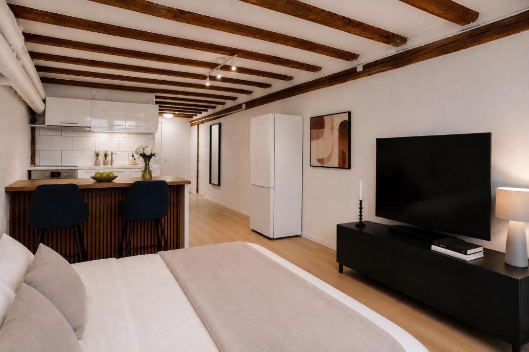 Trondheim City Centre Apartment | Canal View ! Central, 200 m from Train Station !