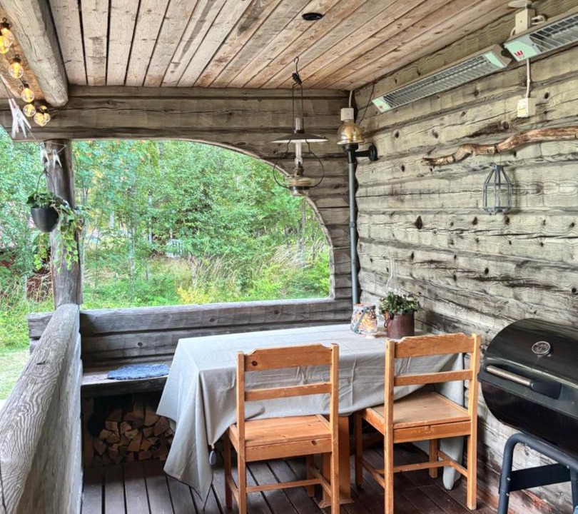Grangarde House | Mysig timmerstuga med sjötomt