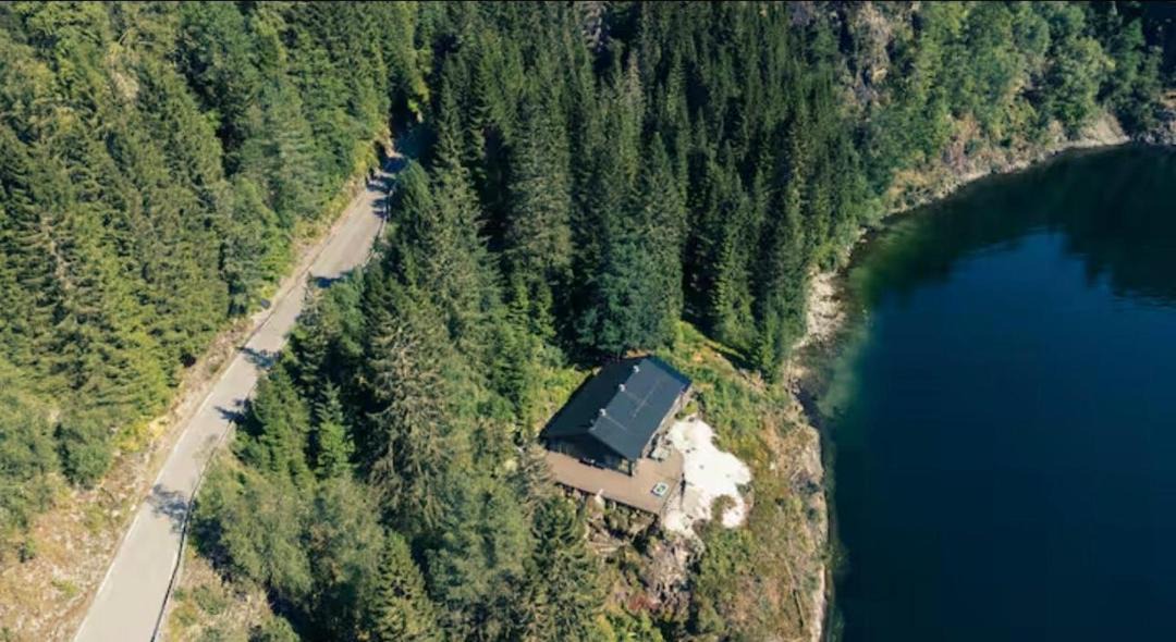 Modalen House | Modalen Fjord Cottage