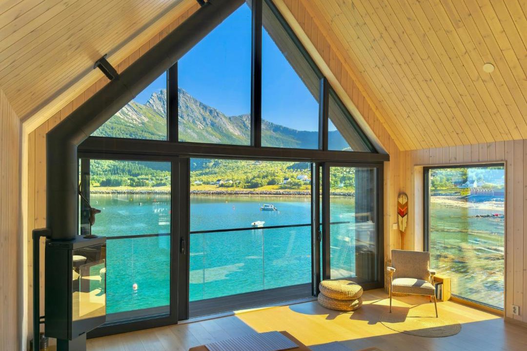 Steigen House | Waterfront house with panoramic views in Nordskot